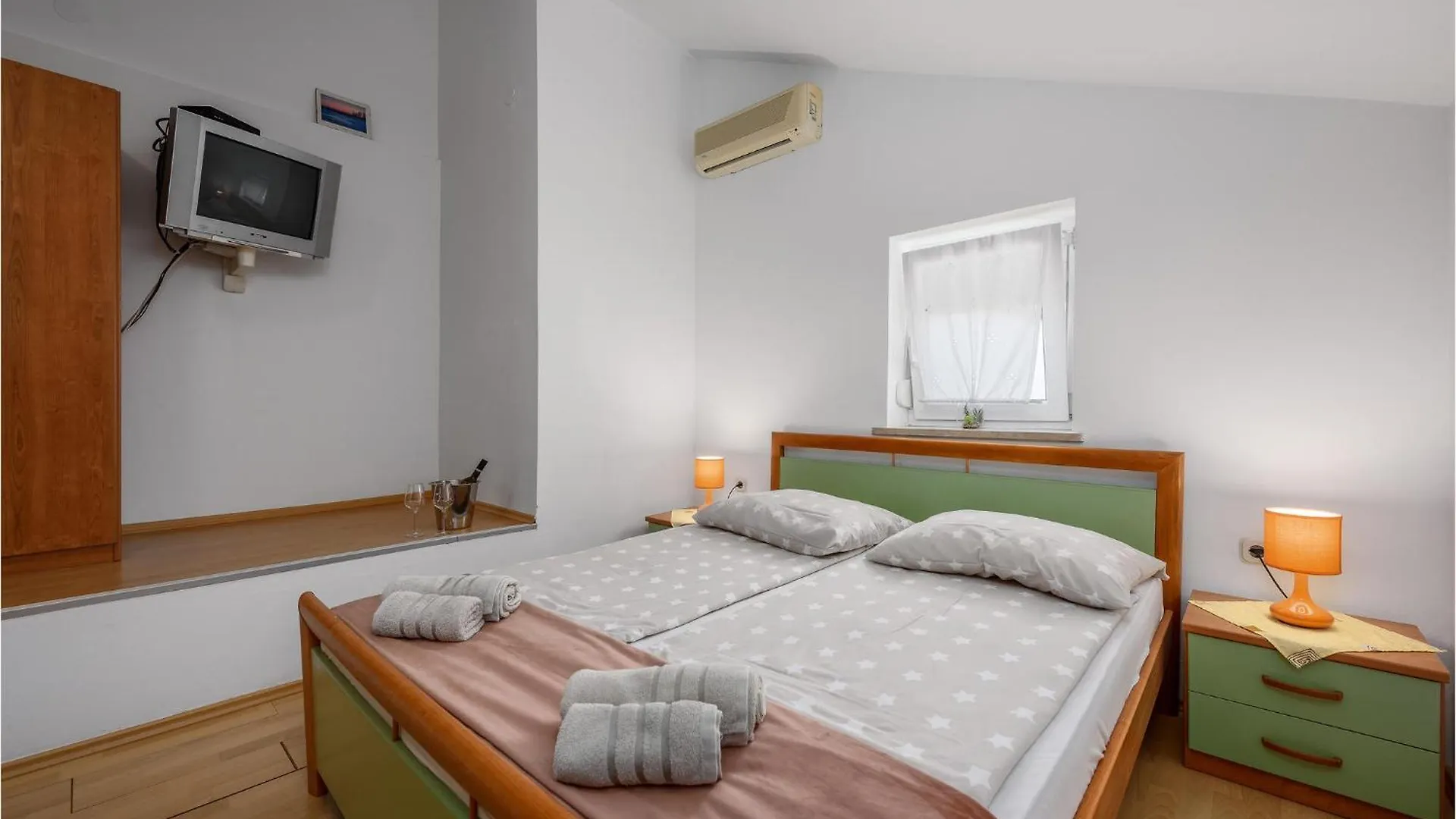 Cozy Apartment In Porec With Wifi