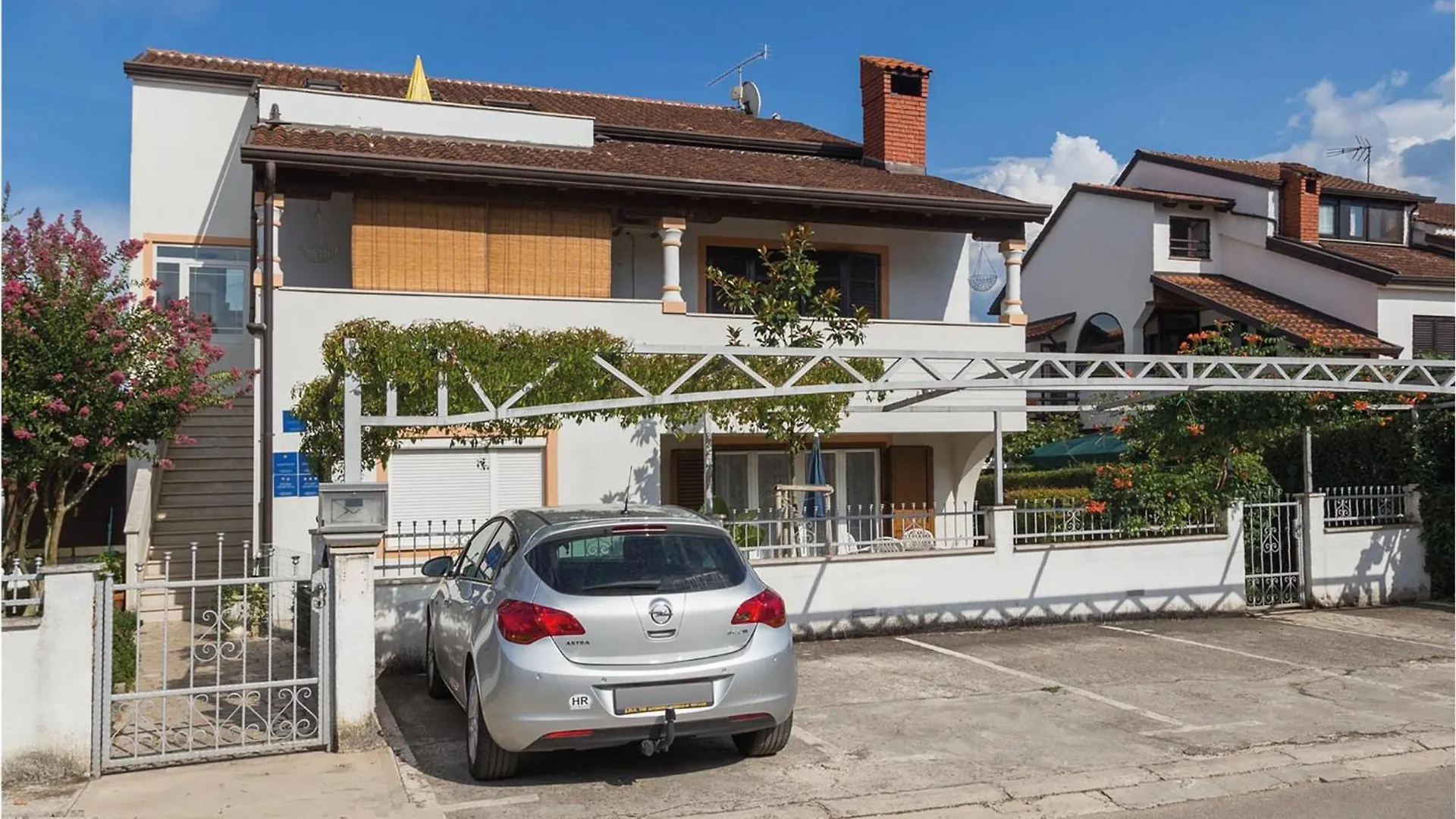Cozy Apartment In Porec With Wifi contacts
