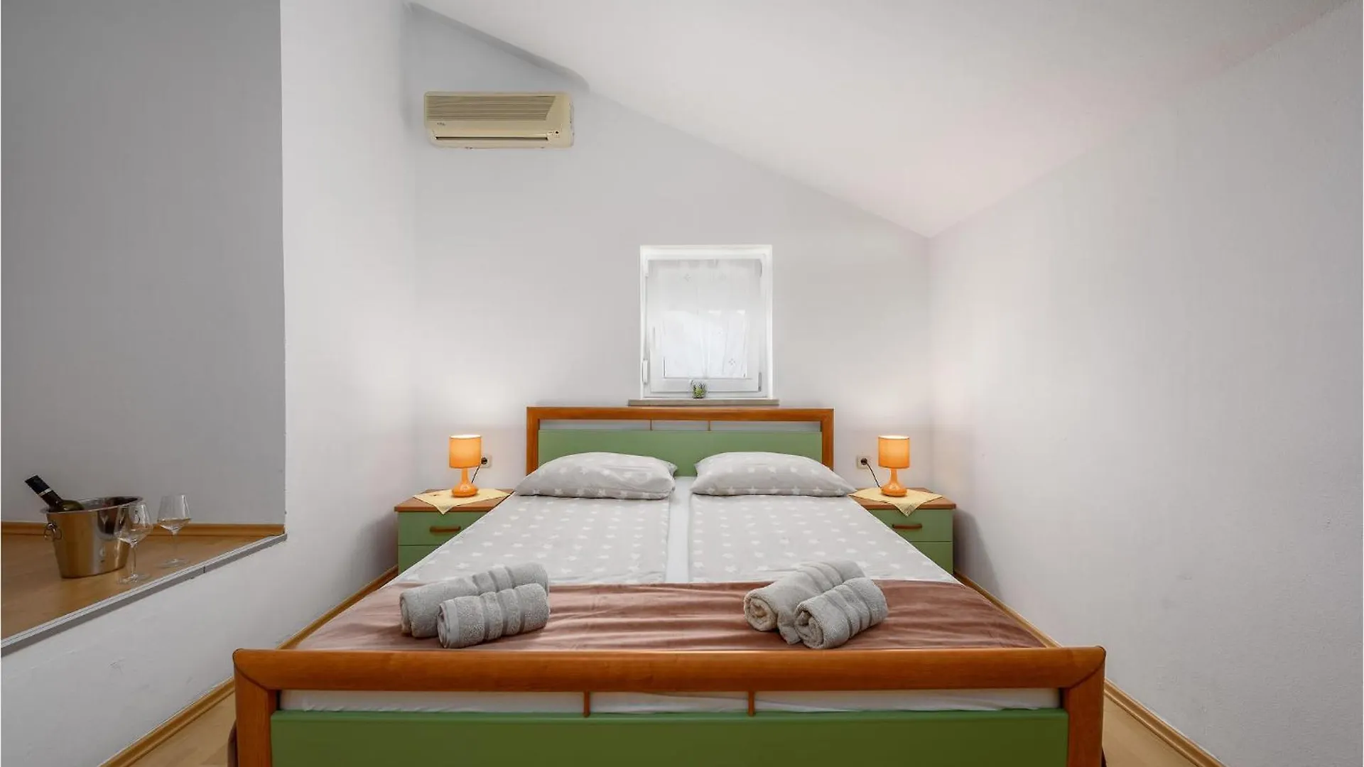 Cozy Apartment In Porec With Wifi